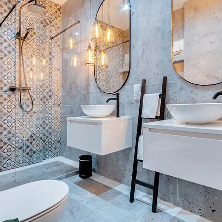 Modern Italia - 100m Main Square - Parking And Lift *